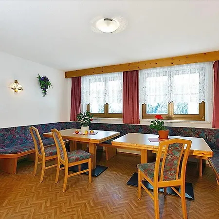 Landhaus Moosbichl 210w Daire Sölden
